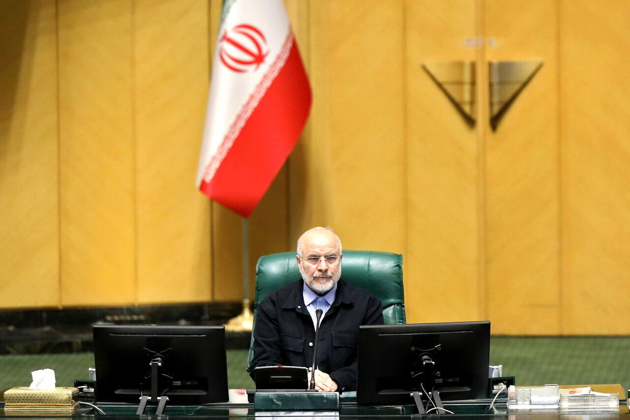 افزایش ۲۰ درصدی حقوق کارمندان در لایحه بودجه اشکالاتی دارد و باید اصلاح شود