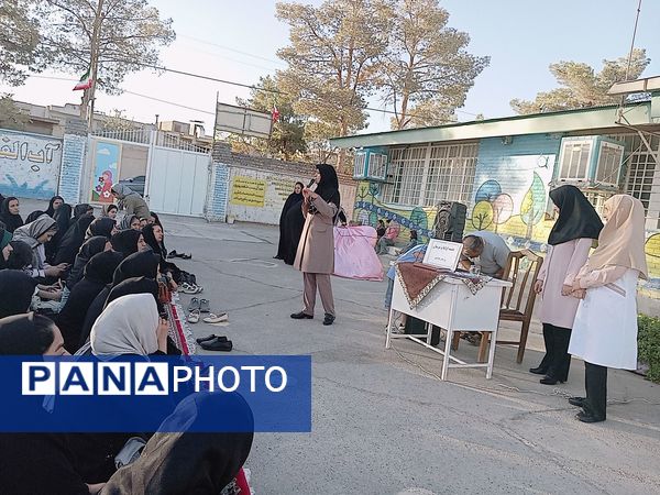اولین جلسه انجمن اولیا در دبستان توحید 