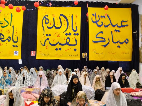 اعتکاف دختران نوجوان در مسجد سیدالشهدا مشهد