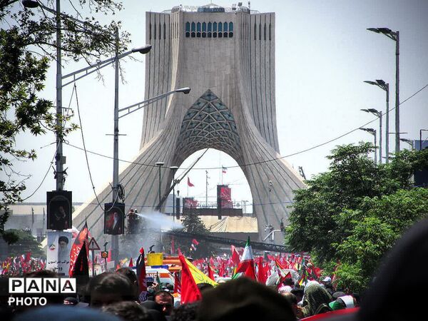 مراسم بدرقه و تشییع آقای شهید ایران در تهران 