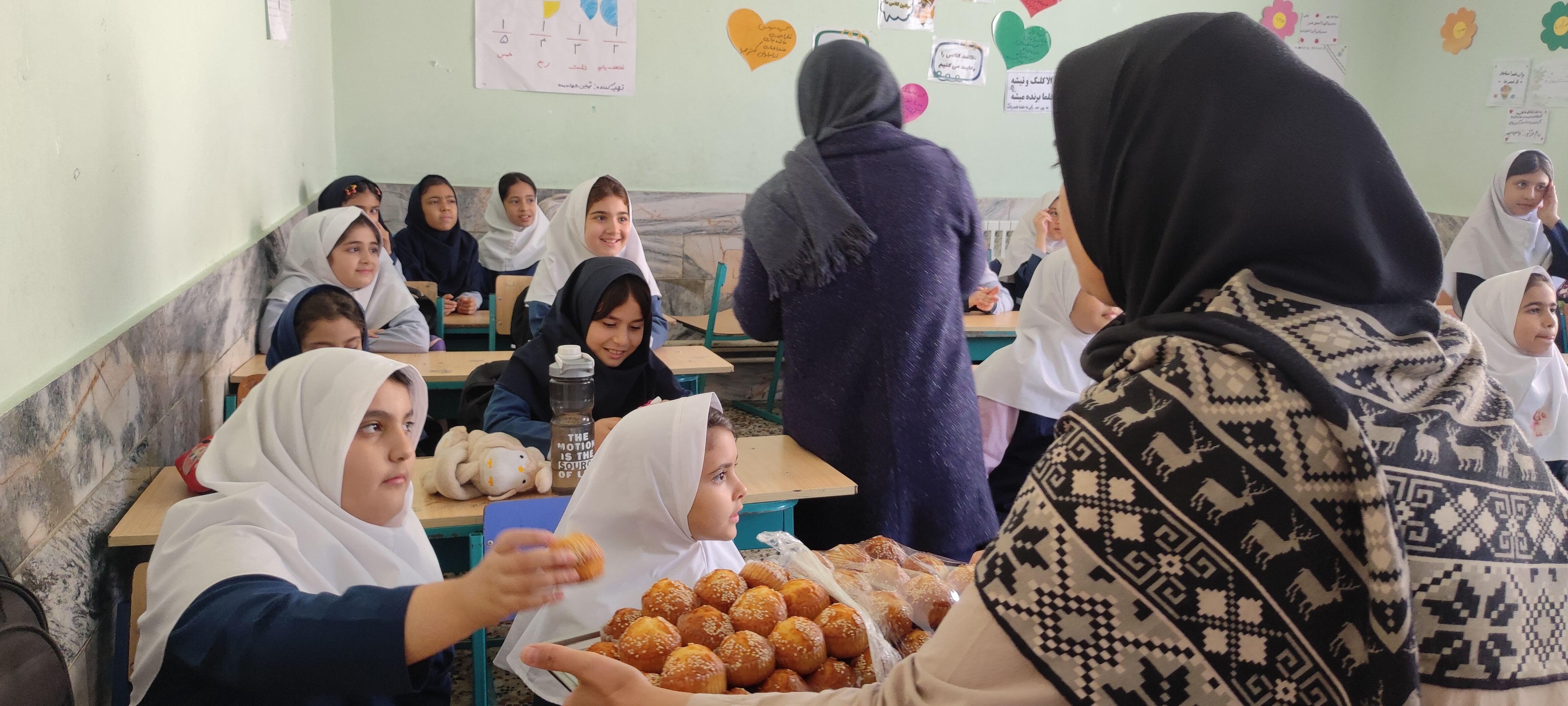 جشن خودکار پایه چهارم مدرسه شهید خاقانی در شهرستان شیروان
