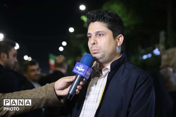 خروش شبانه «ناحیه ۵» در قلب غرفه؛ میعادگاهِ مقاومت و استکبارستیزی
