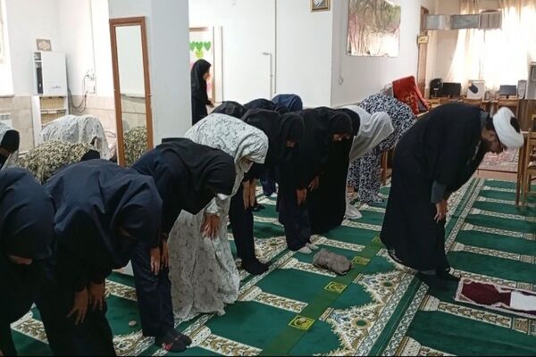 زنگ نماز در روز اول ماه مهر ۱۴۰۴در دبیرستان شهید مجید دهنوی نیشابور 
