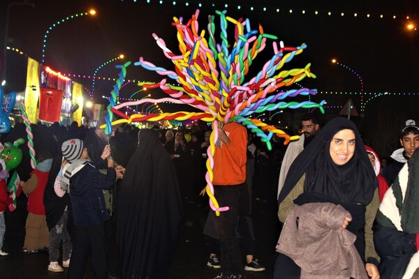 شور و عشق زائران جشن نیمه شعبان در قم