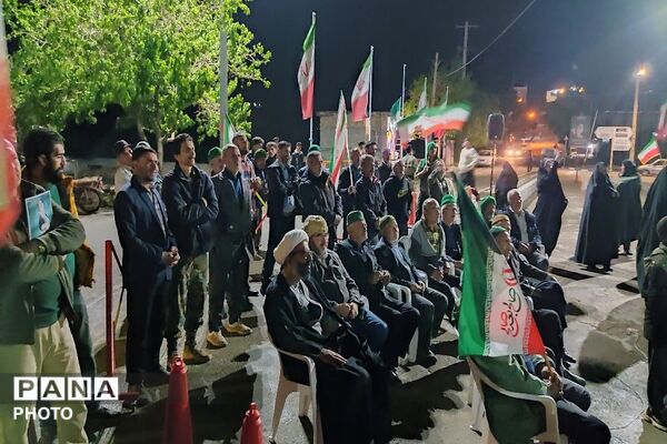 پرچم عزت را می‌بریم بالا 