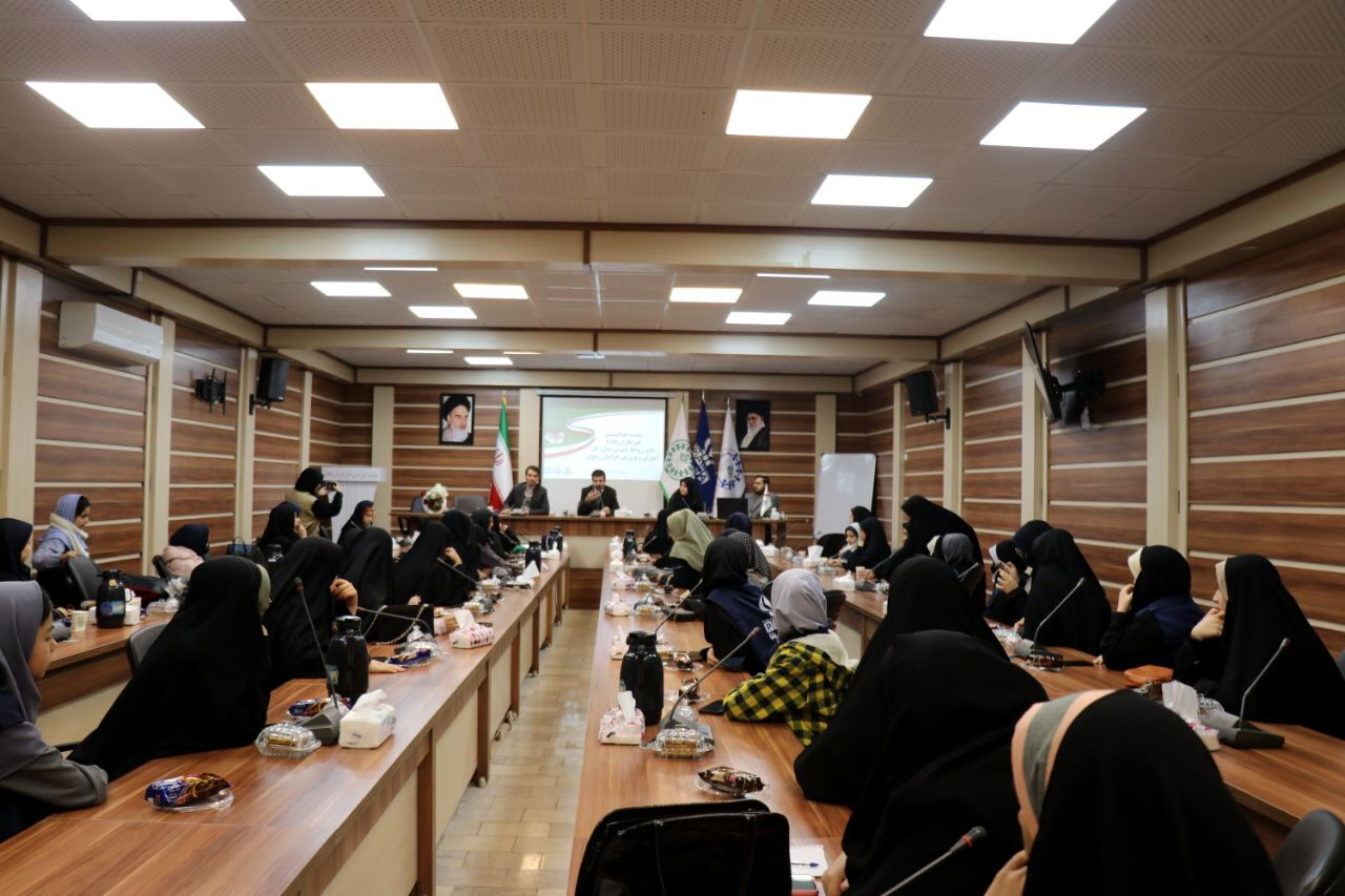 جلسه هم‌اندیشی خبرنگاران پانا با رئیس روابط عمومی اداره‌کل استان خراسان رضوی