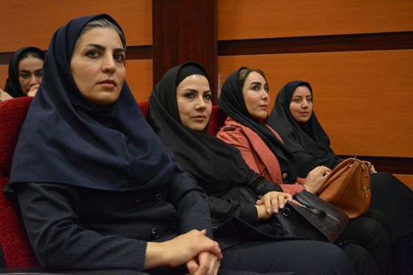 آیین تجلیل از برگزیدگان حوزه مشاوره و پیشگیری از آسیب‌های اجتماعی بهارستان‌دو