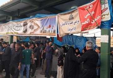 مردم شهرستان هلیلان در حال خدمت رسانی به زئران اربعین هستند