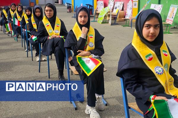  همایش «یاوران انقلاب» با محوریت نقش آفرینی دانش آموزان در گام دوم انقلاب