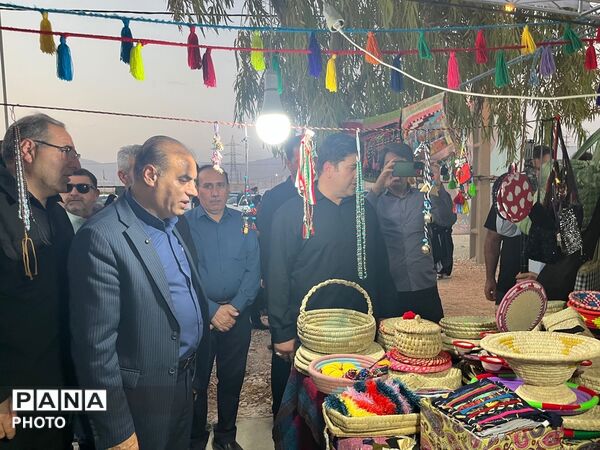 خدمت شبانه‌روزی موکب مرکزی اربعین دهلران به زوار امام حسین (ع)