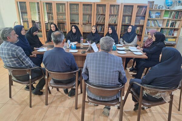 اولین جلسه هیات امنا و انجمن اولیا و مربیان دبیرستان پویش 