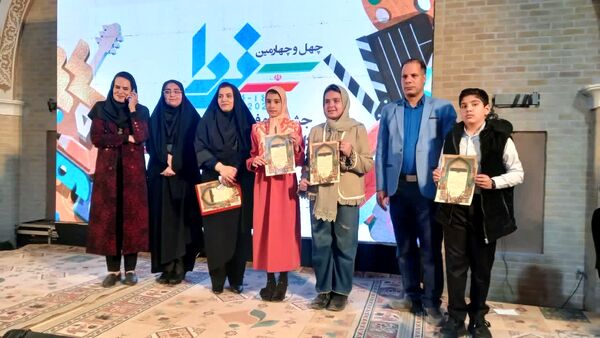  نمایشگاه آثار هنری دانش‌آموزان ناحیه یک یزد در جشنواره «فردا»