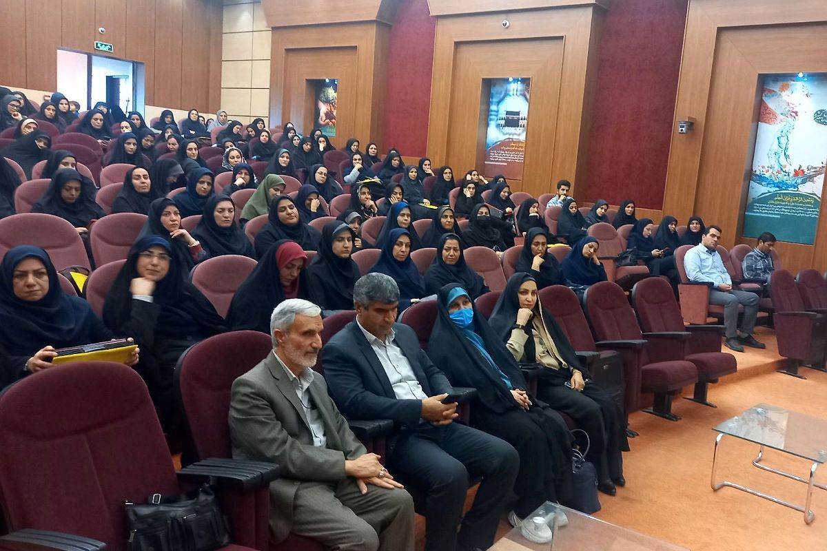 برگزاری دوره‌های آموزشی گامی اساسی در ارتقای مدیریت آموزشی و تحقق اهداف سند تحول بنیادین است