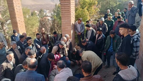 تشییع مادر شهید روستای یاسه چای با حضور گسترده مردم