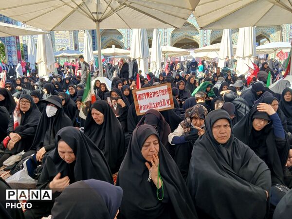 بدرقه باشکوه و میلیونی رهبر شهید در قلب مشهد مقدس