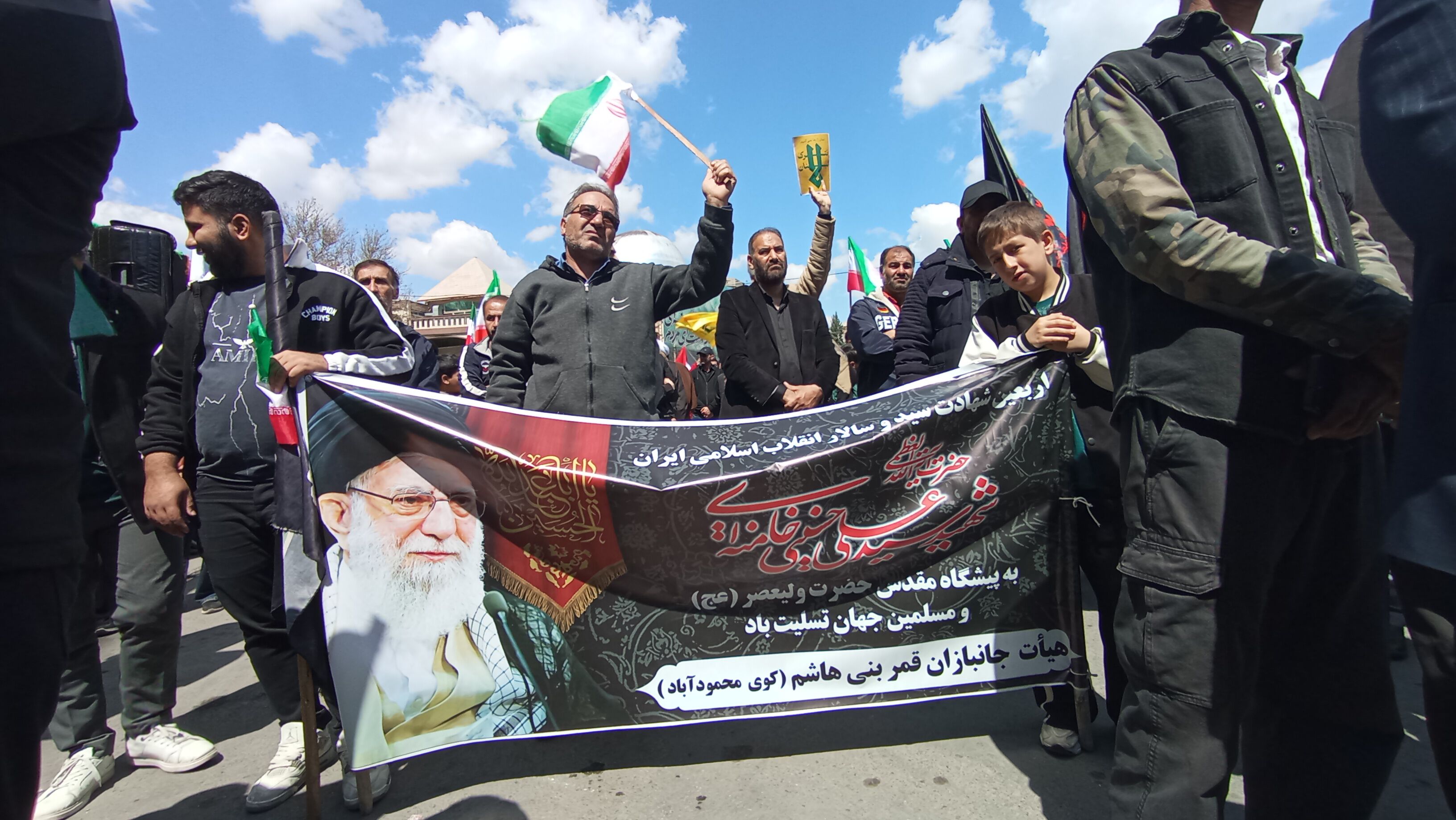 سیل خروشان عشاق رهبر شهید انقلاب اسلامی در بروجرد 