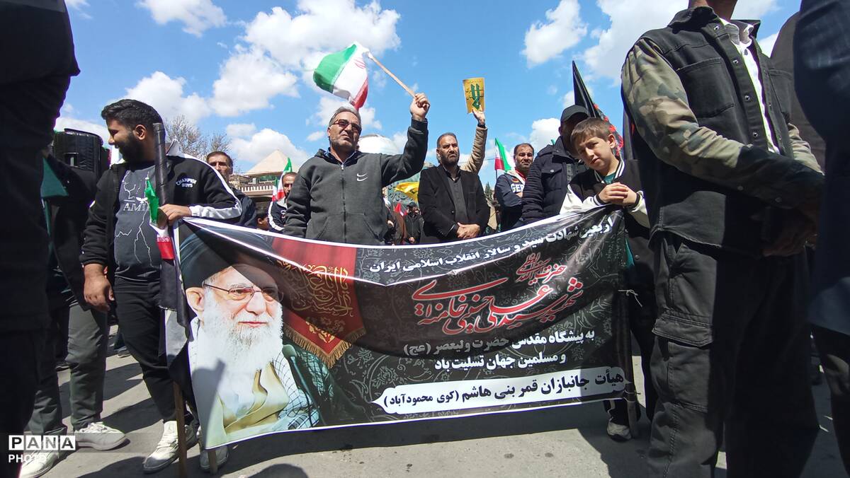 سیل خروشان عشاق رهبر شهید انقلاب اسلامی در بروجرد 