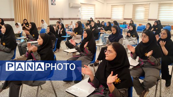 آیین تجلیل از ورودی‌های جدید دبیرستان فرزانگان قائمشهر