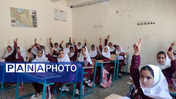 زنگ مهر در مدرسه استقلال نواخته شد