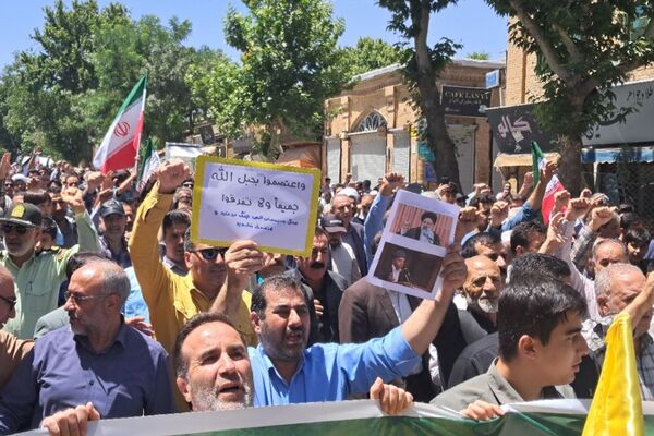 خروش مردم سنندج در راهپیمایی جمعه خشم و نصر