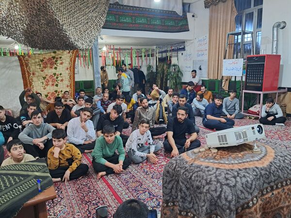 اعتکاف دانش‌آموزی در شهرستان عجب‌شیر