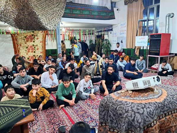 اعتکاف دانش‌آموزی در شهرستان عجب‌شیر