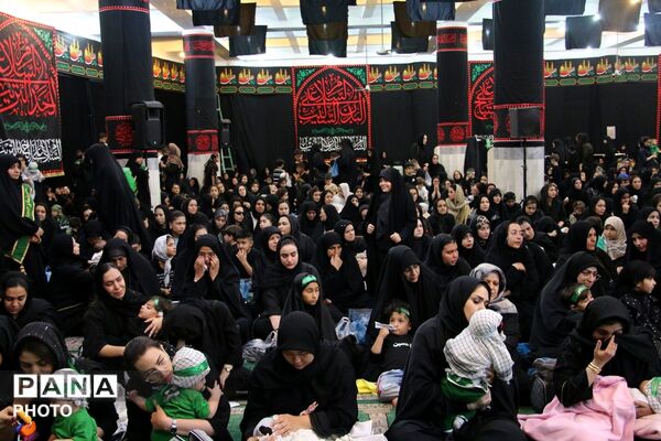 تجدید پیمان مادران قرچکی با آرمان‌های عاشورا در مراسم شیرخوارگان حسینی