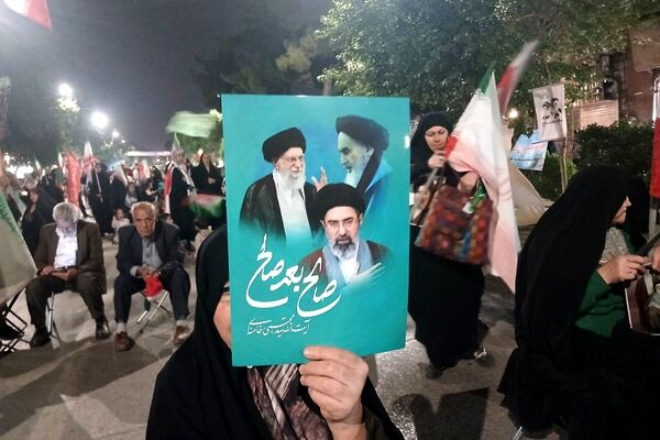  نود و یکمین شب از اجتماعات در حسینیه امام خمینی میهمان قاب پانا