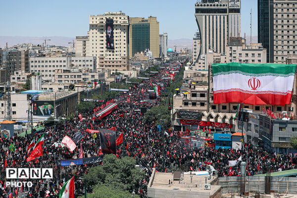 تشییع پیکر رهبر شهید انقلاب در مشهد مقدس-۱

