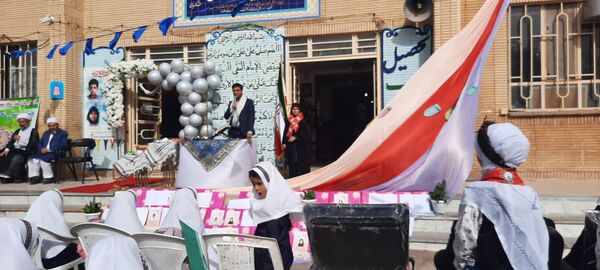 همزمان با سی و یکم شهریور ماه  زنگ شکوفه ها در مدارس باخرز به صدا درآمد