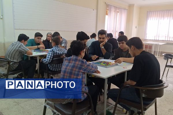 مسابقات بازی‌های فکری رویش مرحله استانی در شیراز