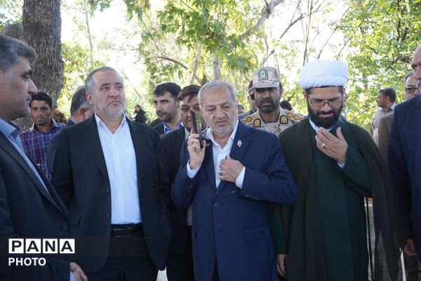بازدید وزیر آموزش و پرورش از اردوگاه الغدیر شهرستان نهبندان