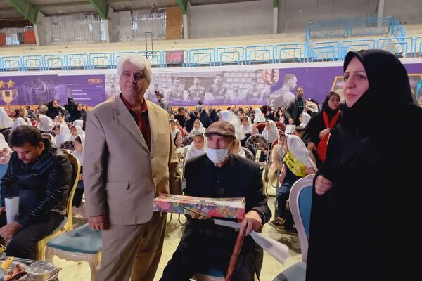 جشن روز پدر در سالن گلعباسی ورامین ؛ حضوریک هزار نفر از  پدران دانش آموزان گل‌های نمونه
