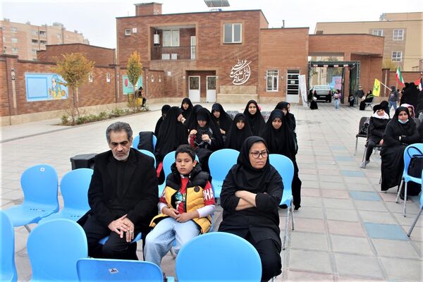 جلوه‌هایی از یادواره شهدا در دبستان استثنایی باغچه‌بان قم