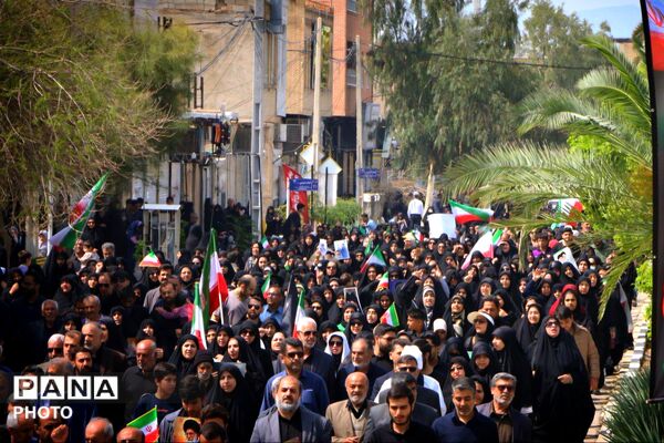 راهپیمایی روز قدس همزمان با تشییع شهید اقتدار در جهرم
