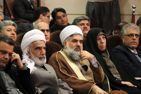  جلسه شورای توسعه و برنامه‌ریزی استان کردستان با حضور وزیر راه و شهرسازی 