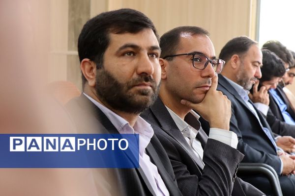 جلسه شورای سلامت اداری در آموزش و پرورش شهرستان پاکدشت