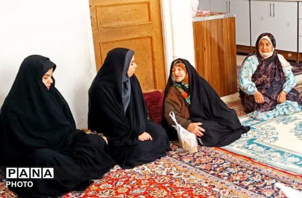 دیدار دانش آموزان پیشتاز با خانواده شهید شهامتی