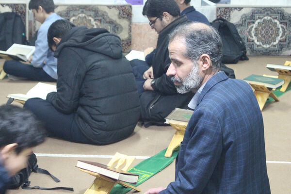جزء‌خوانی قرآن کریم در دبیرستان حاجیه‌خانم ثقفی ناحیه چهار قم