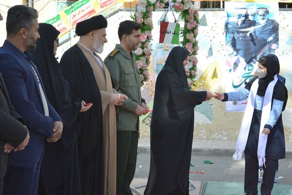 طنین زنگ انقلاب در بهارستان‌دو 