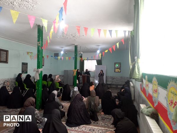 گام به گام درمسیرموفقیت تحصیلی وانتخاب رشته پایه نهم دبیرستان انقلاب اسلامی