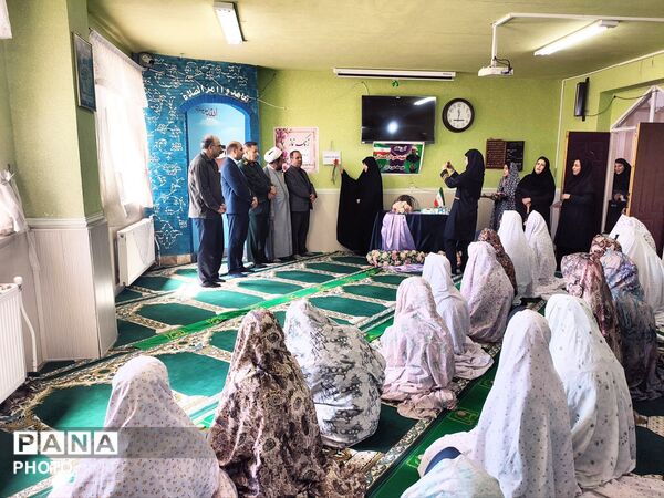 آیین نمادین «زنگ نماز» در دبیرستان سردار شهید همدانی منطقه جوکار