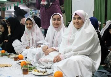 پایان سه روز خلوت عاشقانه در مسجد پنج‌تن آل‌عبا