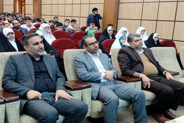 آبین بدرقه ۵۲ دانش‌آموز عمره‌گذار 