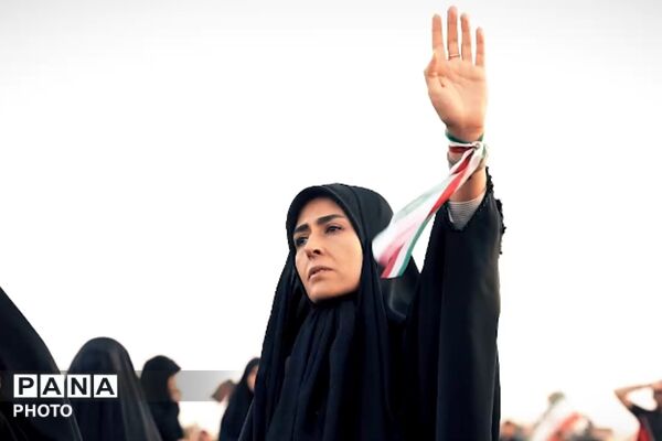تشییع رهبر شهید انقلاب در کربلای معلی