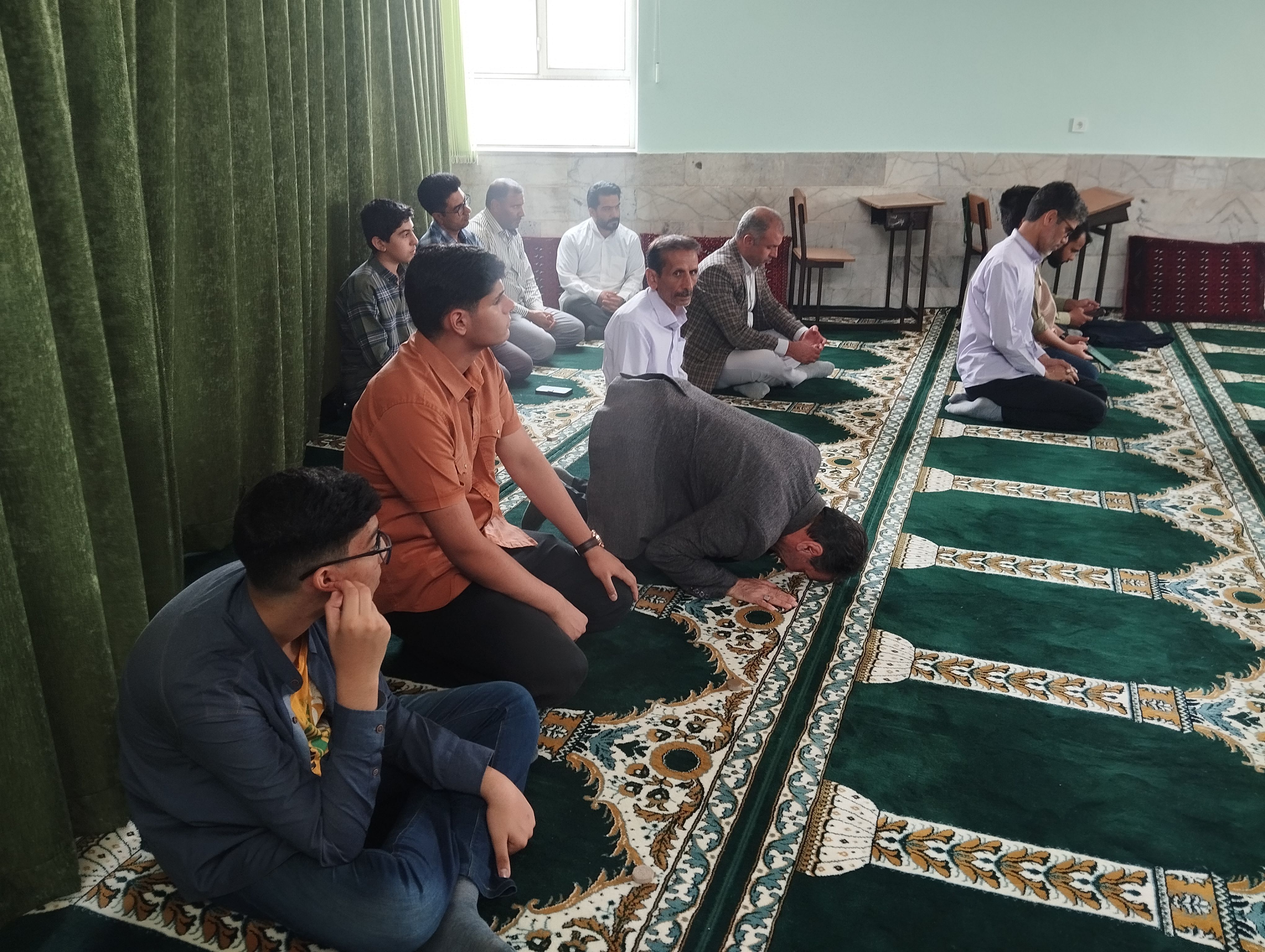 موکب دبیرستان ناصر در آموزش  و پرورش ناحیه ۷