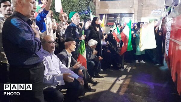صدمین شب از اجتماعات در حسینیه امام خمینی
