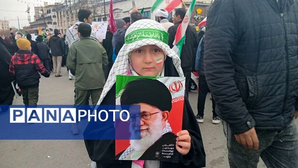 حضور پر شور مردم مشهد در راهپیمایی ۲۲ بهمن