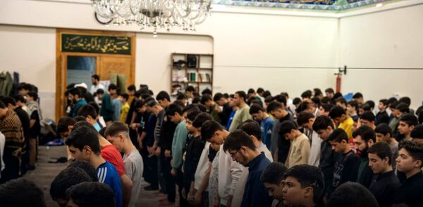 اعتکاف پسران نسل آفتاب