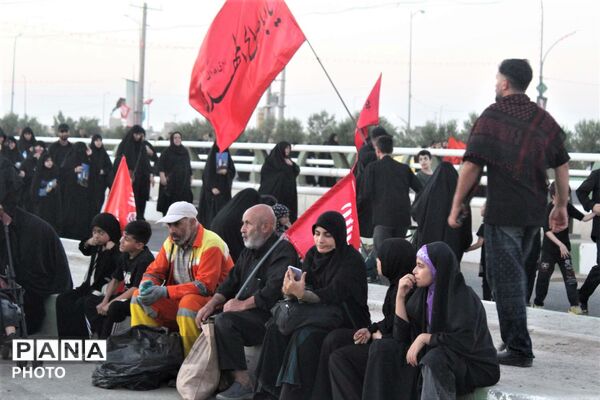 حضور دلدادگان اربعین حسینی(ع) در طریق المهدی(عج) مسجد جمکران